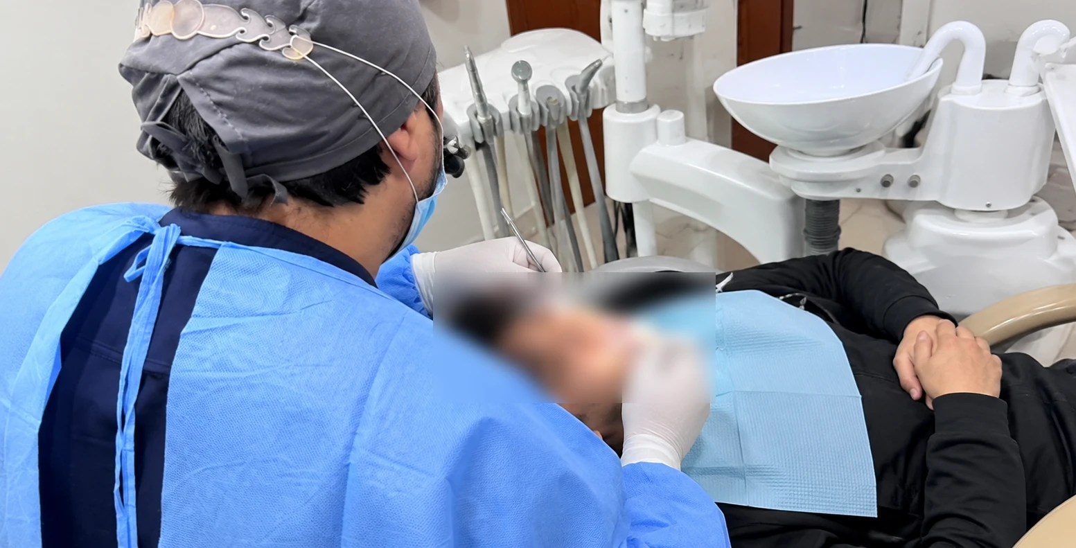 Consulta odontológica inicial y escucha atenta